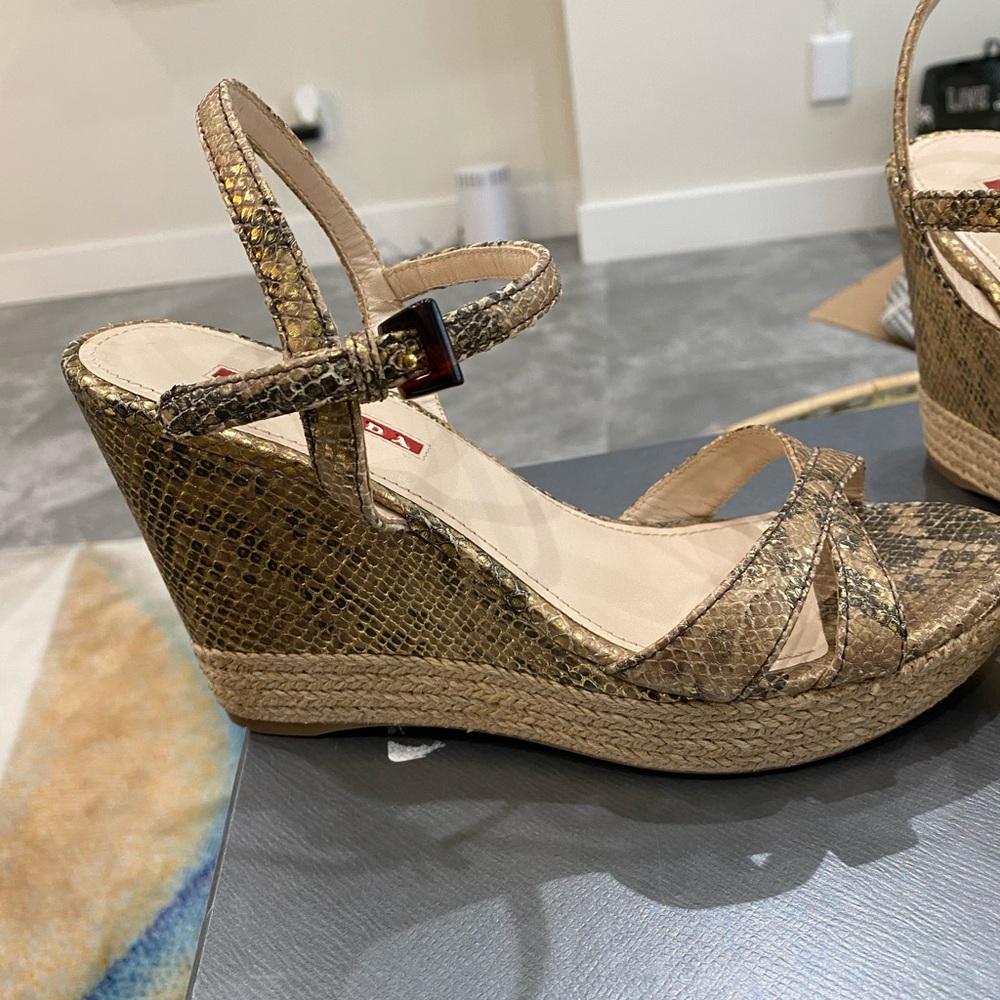Prada gold snakeskin wedges size 37 mint condition! - Picture 5 of 7